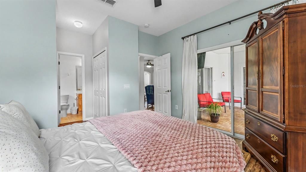 For Sale: $299,900 (3 beds, 2 baths, 1821 Square Feet)