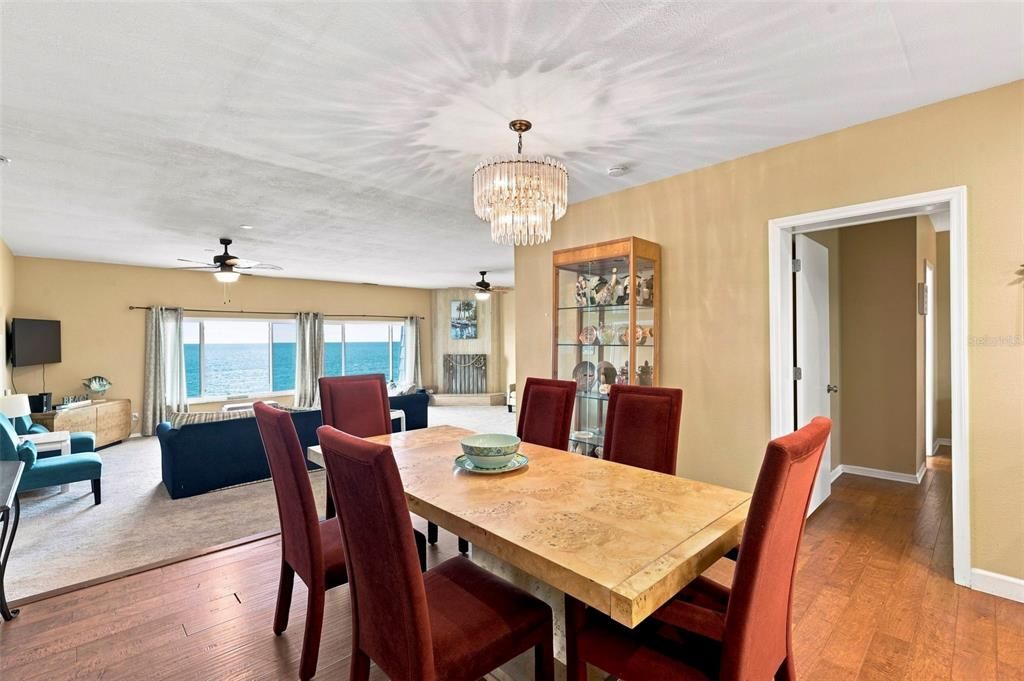 На продажу: $999,900 (2 спален, 2 ванн, 1795 Квадратных фут)
