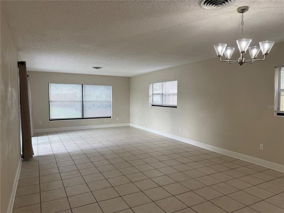 В аренду: $2,400 (3 спален, 2 ванн, 1570 Квадратных фут)