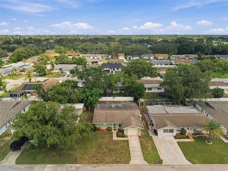 For Sale: $174,900 (2 beds, 1 baths, 969 Square Feet)