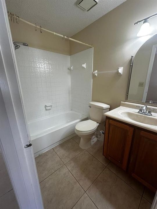 В аренду: $1,750 (3 спален, 2 ванн, 1306 Квадратных фут)