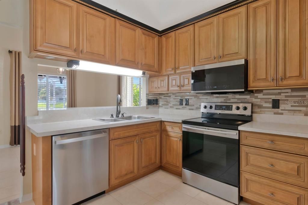 На продажу: $429,900 (3 спален, 2 ванн, 2290 Квадратных фут)