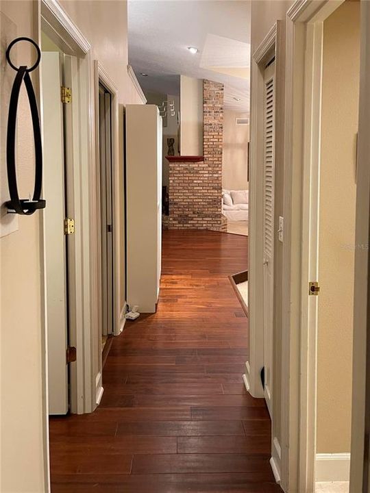 : $569,900 (3 camas, 2 baños, 2337 Pies cuadrados)