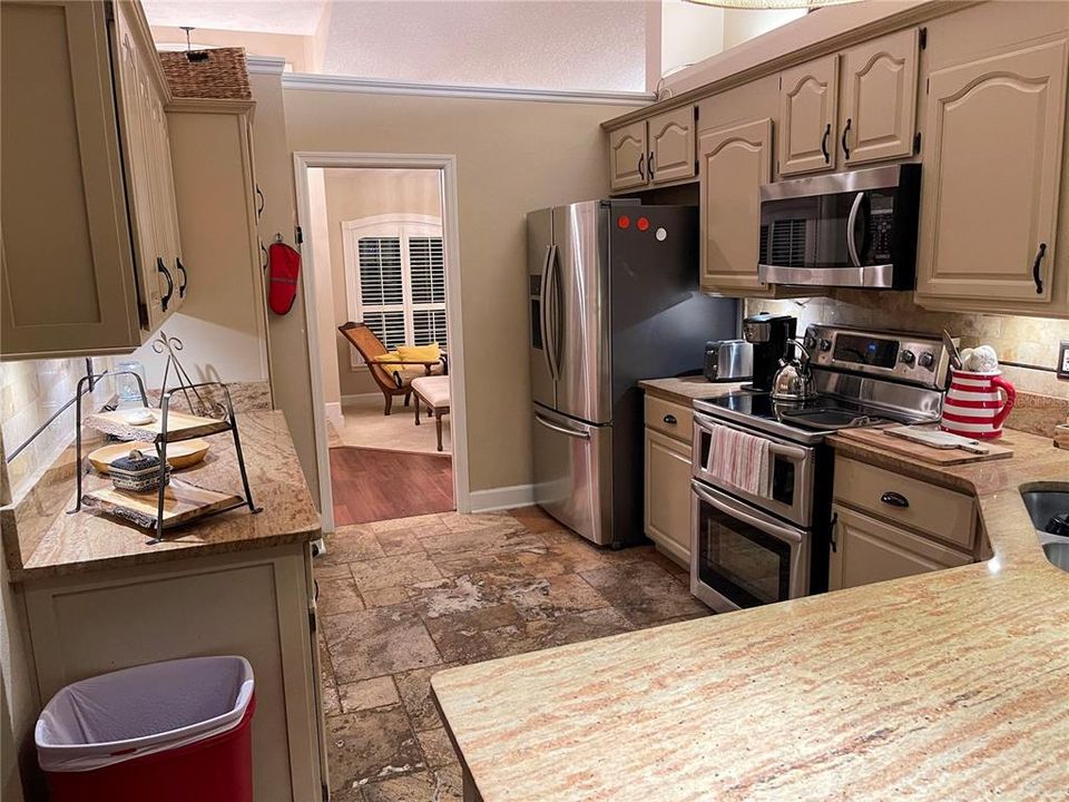 : $569,900 (3 camas, 2 baños, 2337 Pies cuadrados)