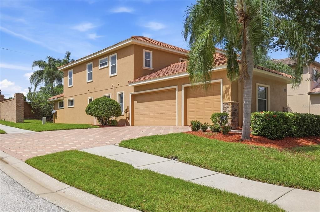 For Sale: $789,000 (3 beds, 2 baths, 2836 Square Feet)