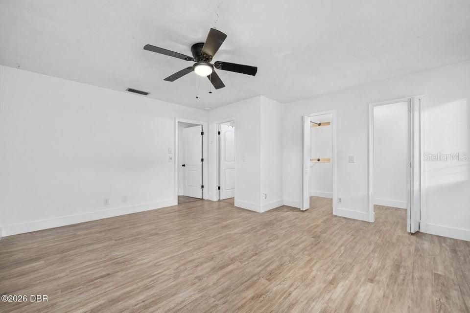 For Sale: $350,000 (3 beds, 2 baths, 1717 Square Feet)