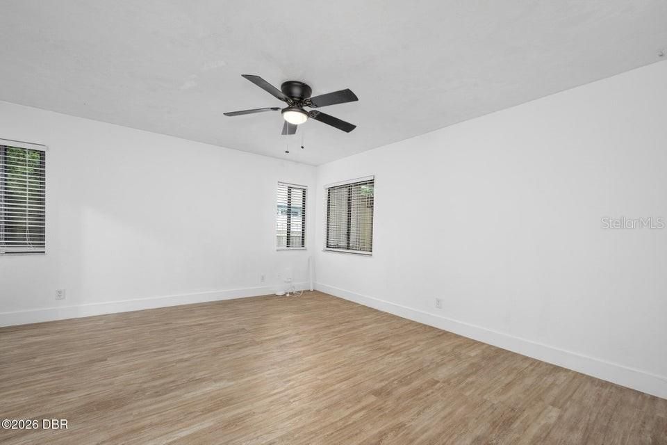 For Sale: $350,000 (3 beds, 2 baths, 1717 Square Feet)