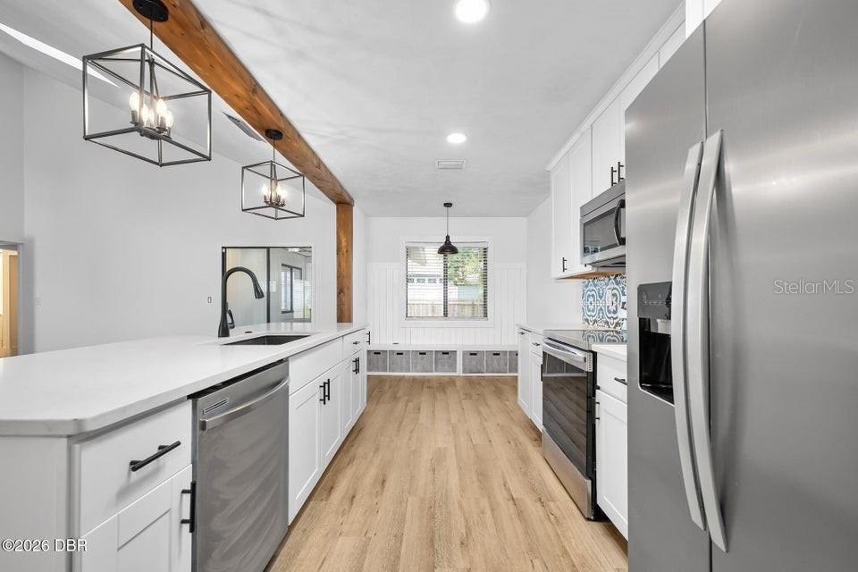For Sale: $350,000 (3 beds, 2 baths, 1717 Square Feet)