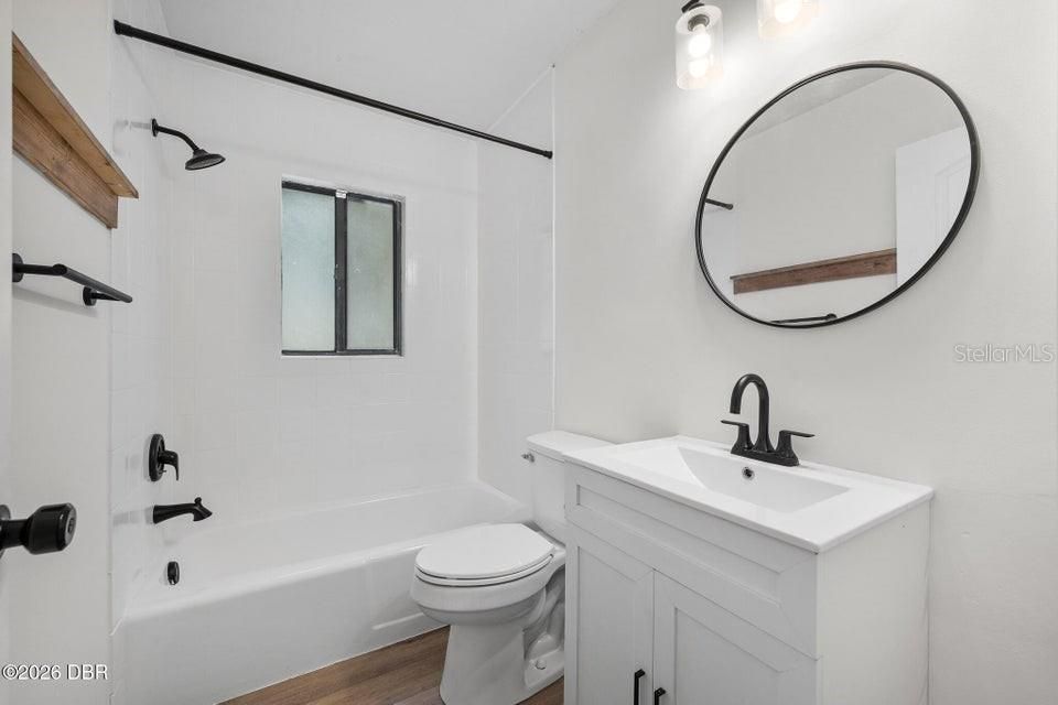 For Sale: $350,000 (3 beds, 2 baths, 1717 Square Feet)