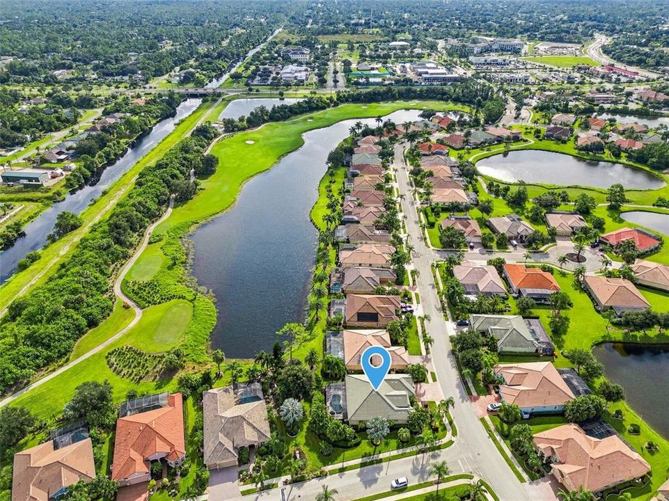 En Venta: $650,000 (4 camas, 3 baños, 3036 Pies cuadrados)