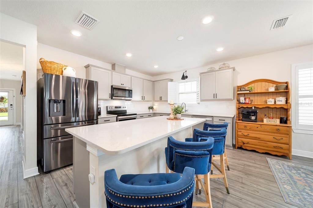 For Sale: $390,000 (4 beds, 2 baths, 1844 Square Feet)