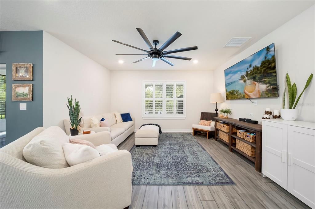 For Sale: $390,000 (4 beds, 2 baths, 1844 Square Feet)