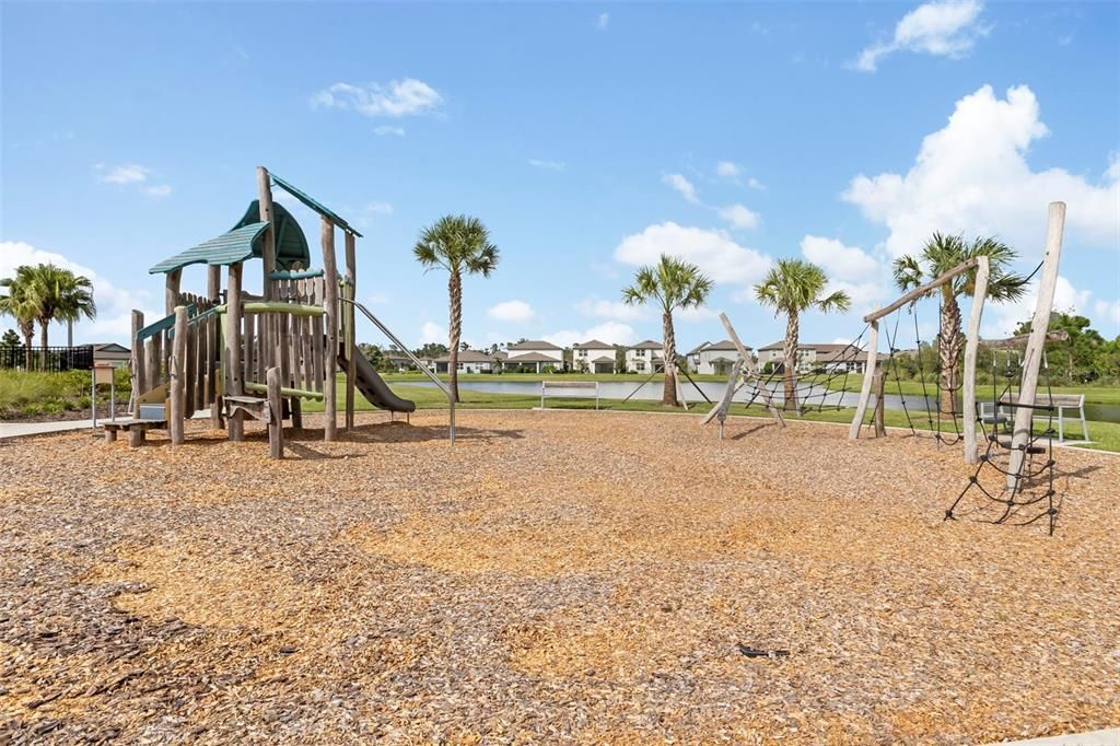 For Sale: $390,000 (4 beds, 2 baths, 1844 Square Feet)