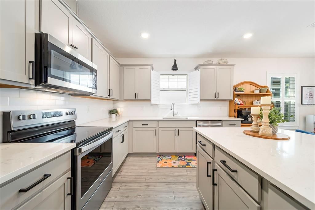 For Sale: $390,000 (4 beds, 2 baths, 1844 Square Feet)