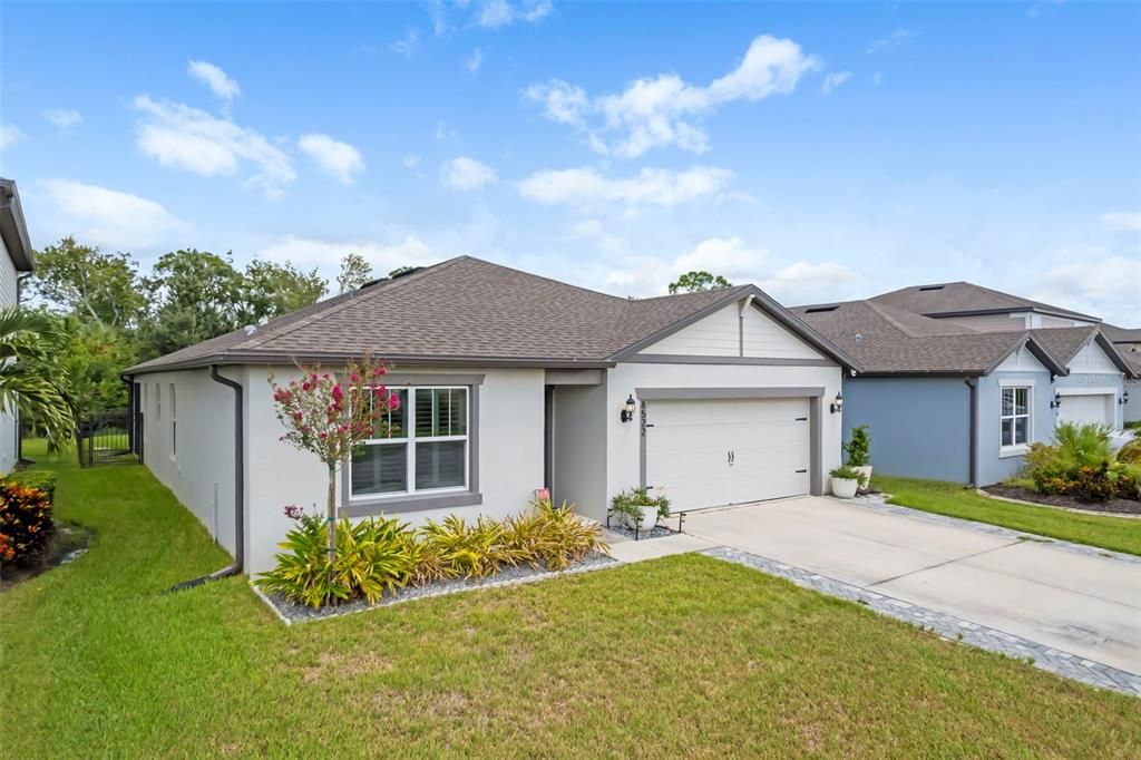 For Sale: $390,000 (4 beds, 2 baths, 1844 Square Feet)