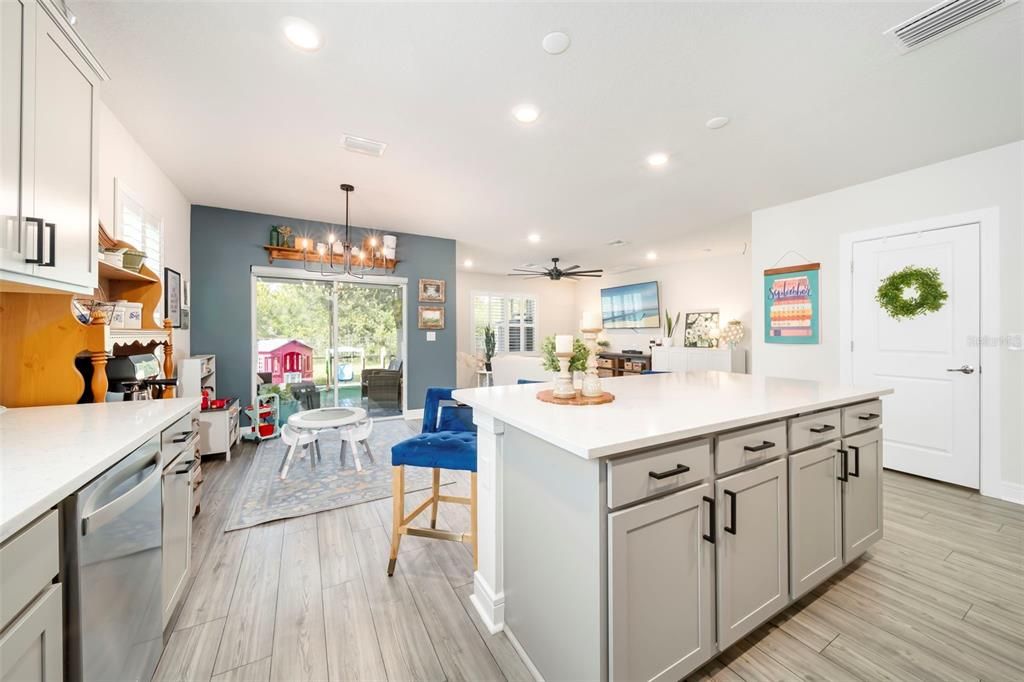 For Sale: $390,000 (4 beds, 2 baths, 1844 Square Feet)