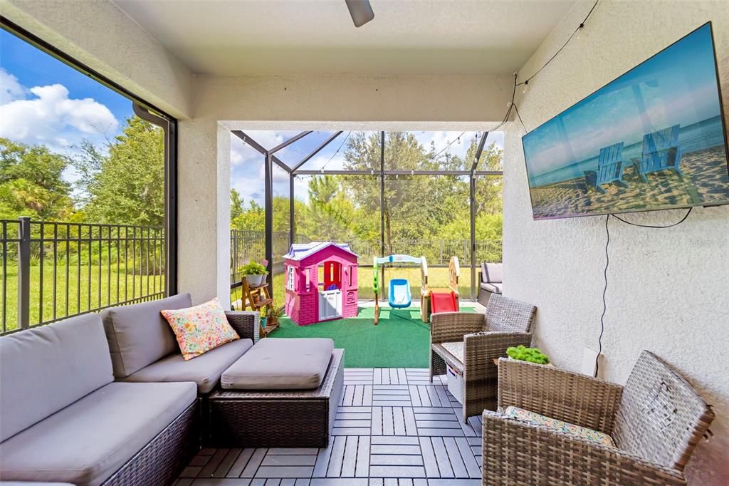 For Sale: $390,000 (4 beds, 2 baths, 1844 Square Feet)