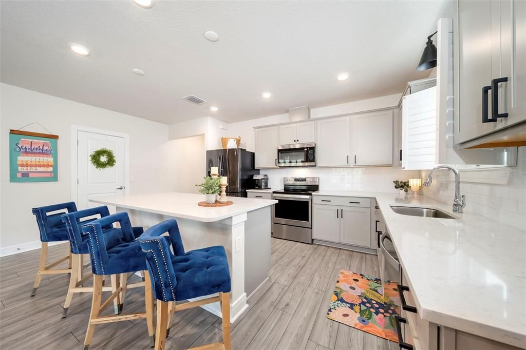 For Sale: $390,000 (4 beds, 2 baths, 1844 Square Feet)