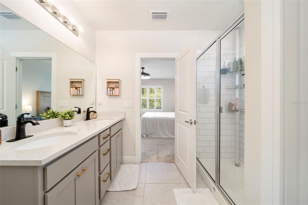 For Sale: $390,000 (4 beds, 2 baths, 1844 Square Feet)