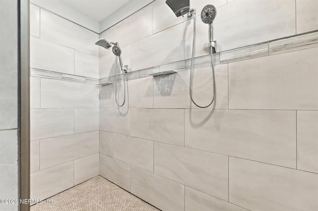 На продажу: $899,000 (3 спален, 3 ванн, 2323 Квадратных фут)
