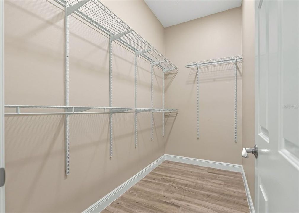 For Sale: $429,900 (3 beds, 2 baths, 1906 Square Feet)