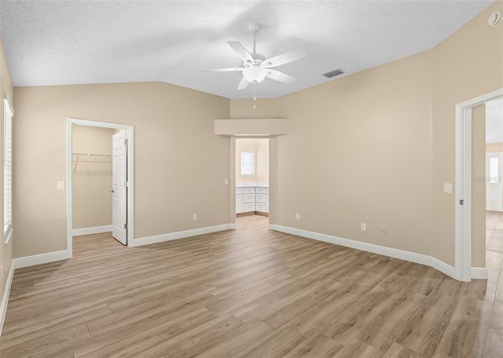 For Sale: $429,900 (3 beds, 2 baths, 1906 Square Feet)