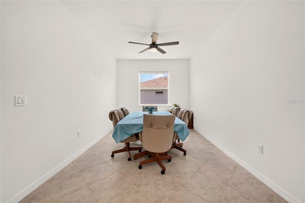 En Venta: $379,900 (2 camas, 2 baños, 1959 Pies cuadrados)