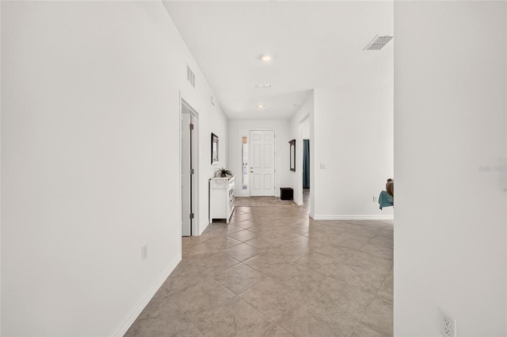 En Venta: $379,900 (2 camas, 2 baños, 1959 Pies cuadrados)