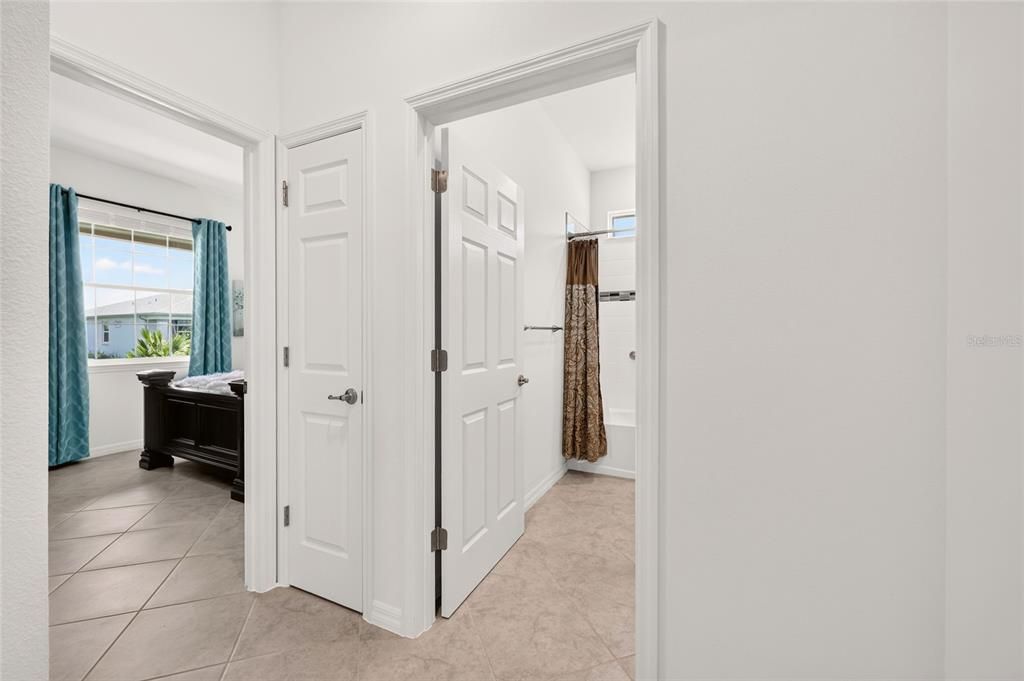 En Venta: $379,900 (2 camas, 2 baños, 1959 Pies cuadrados)