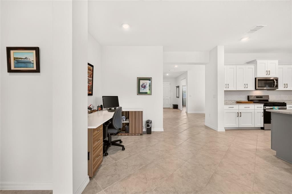 En Venta: $379,900 (2 camas, 2 baños, 1959 Pies cuadrados)