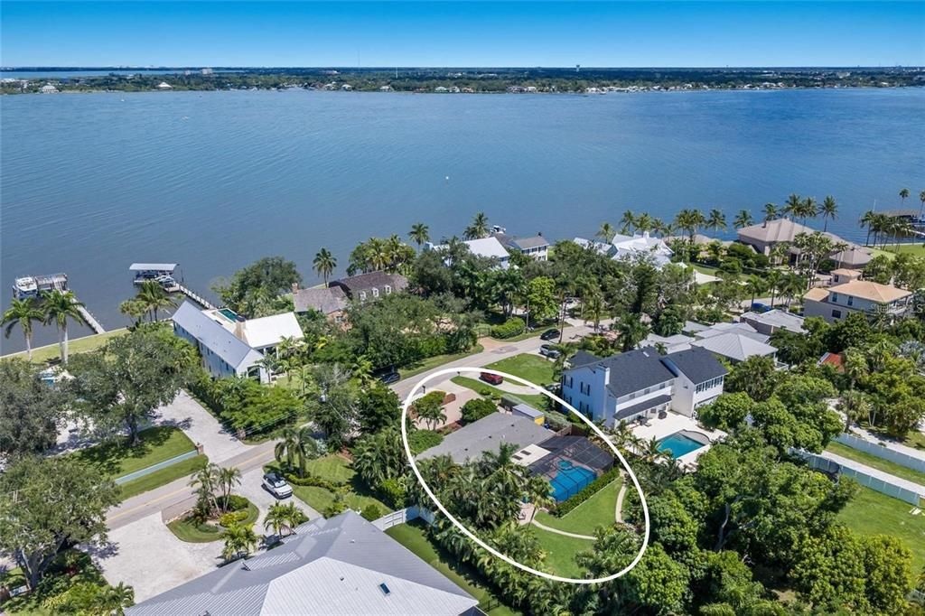 На продажу: $899,900 (3 спален, 2 ванн, 1917 Квадратных фут)