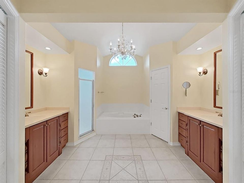 For Sale: $650,000 (4 beds, 2 baths, 2287 Square Feet)