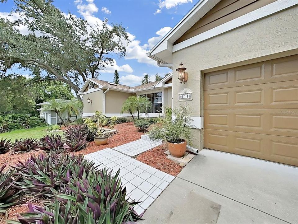 For Sale: $650,000 (4 beds, 2 baths, 2287 Square Feet)