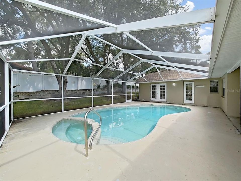 For Sale: $650,000 (4 beds, 2 baths, 2287 Square Feet)