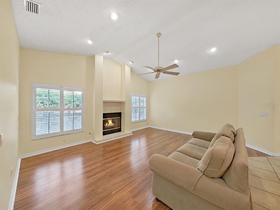 For Sale: $650,000 (4 beds, 2 baths, 2287 Square Feet)