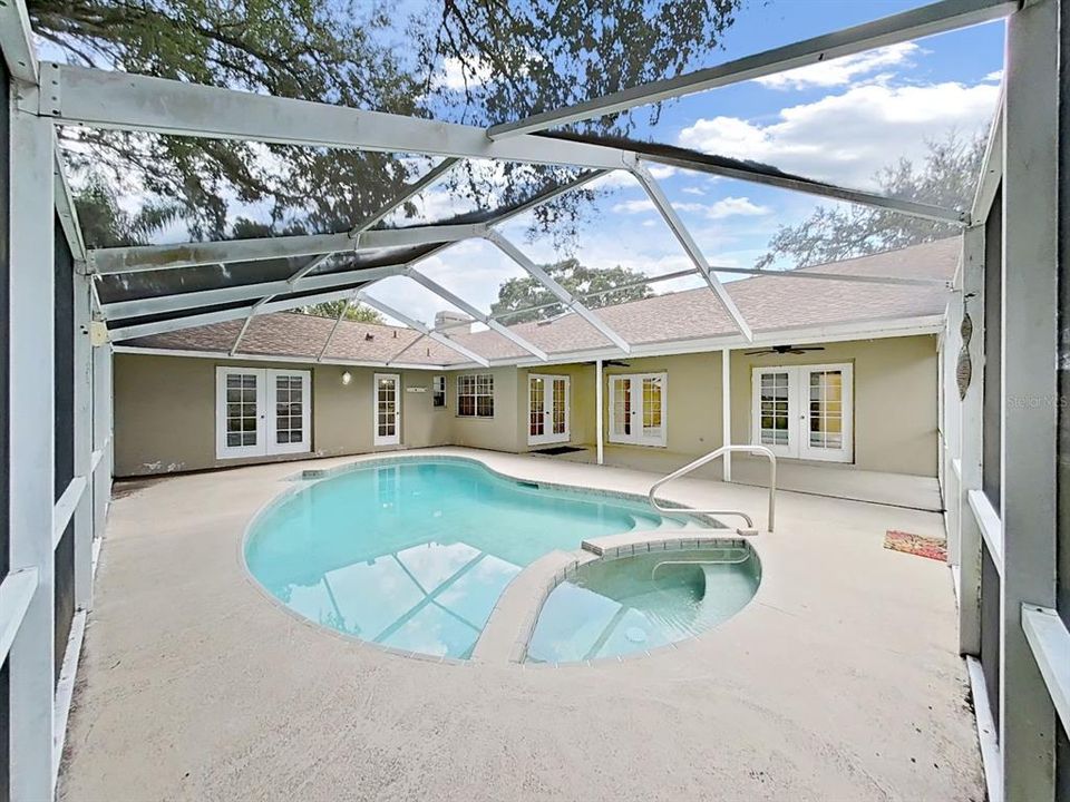 For Sale: $650,000 (4 beds, 2 baths, 2287 Square Feet)