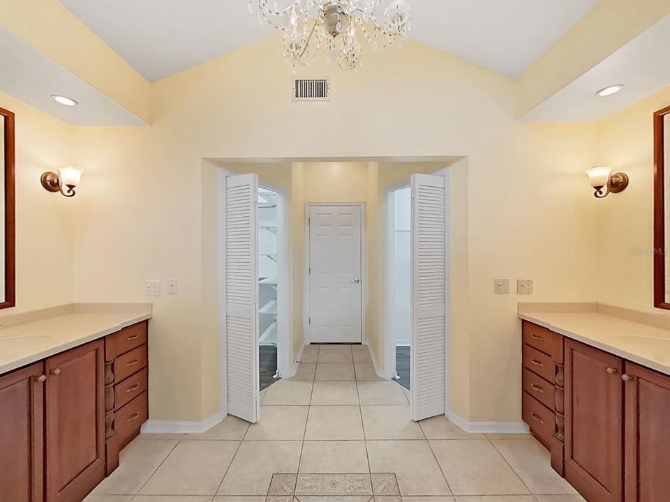 For Sale: $650,000 (4 beds, 2 baths, 2287 Square Feet)
