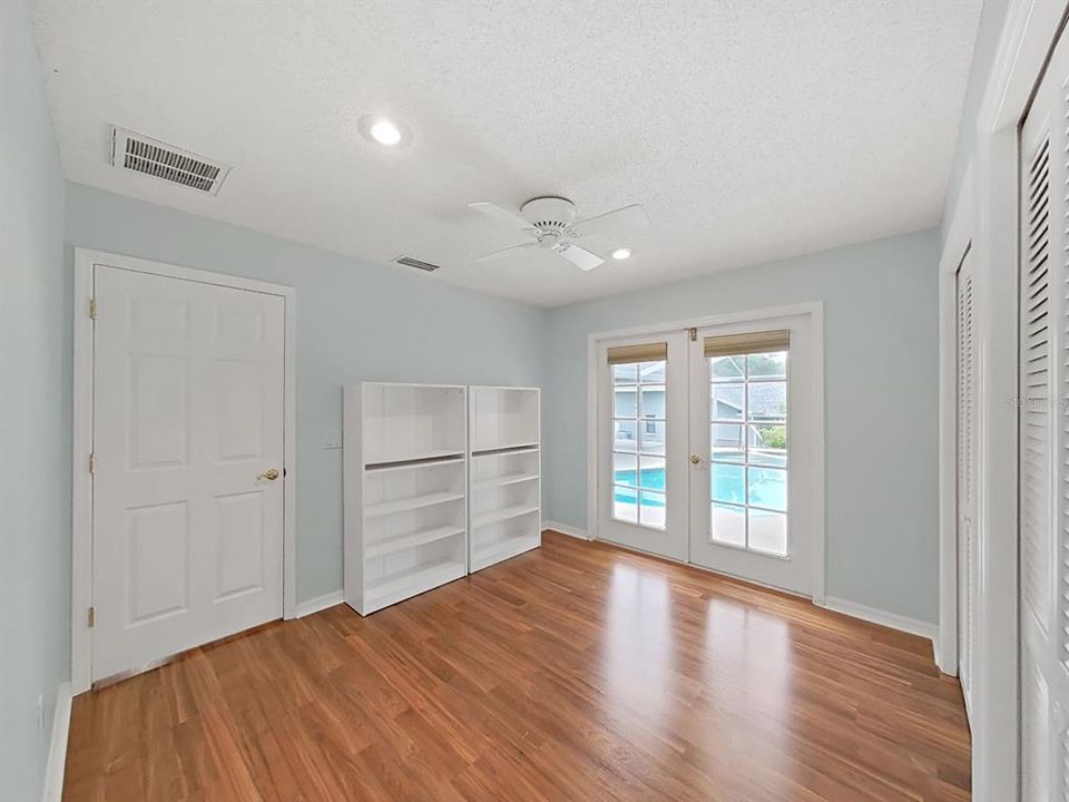 For Sale: $650,000 (4 beds, 2 baths, 2287 Square Feet)