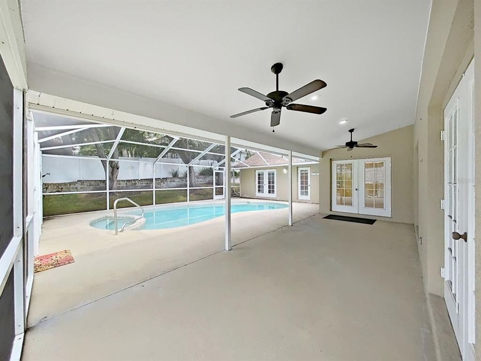 For Sale: $650,000 (4 beds, 2 baths, 2287 Square Feet)