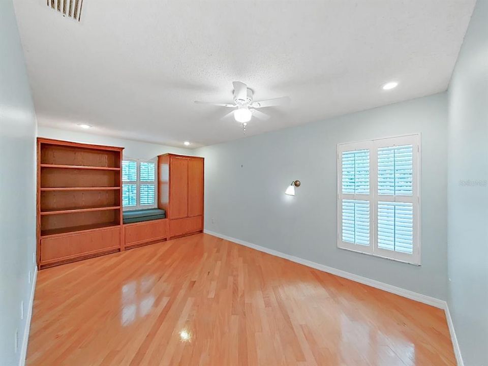 For Sale: $650,000 (4 beds, 2 baths, 2287 Square Feet)