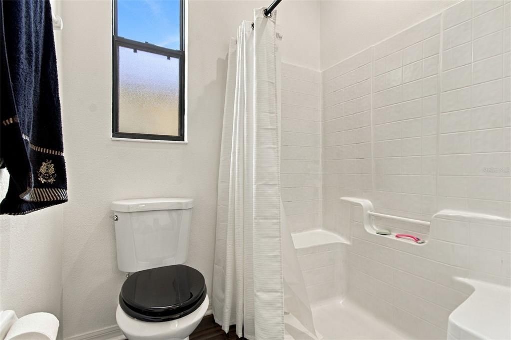 На продажу: $264,900 (2 спален, 2 ванн, 1507 Квадратных фут)