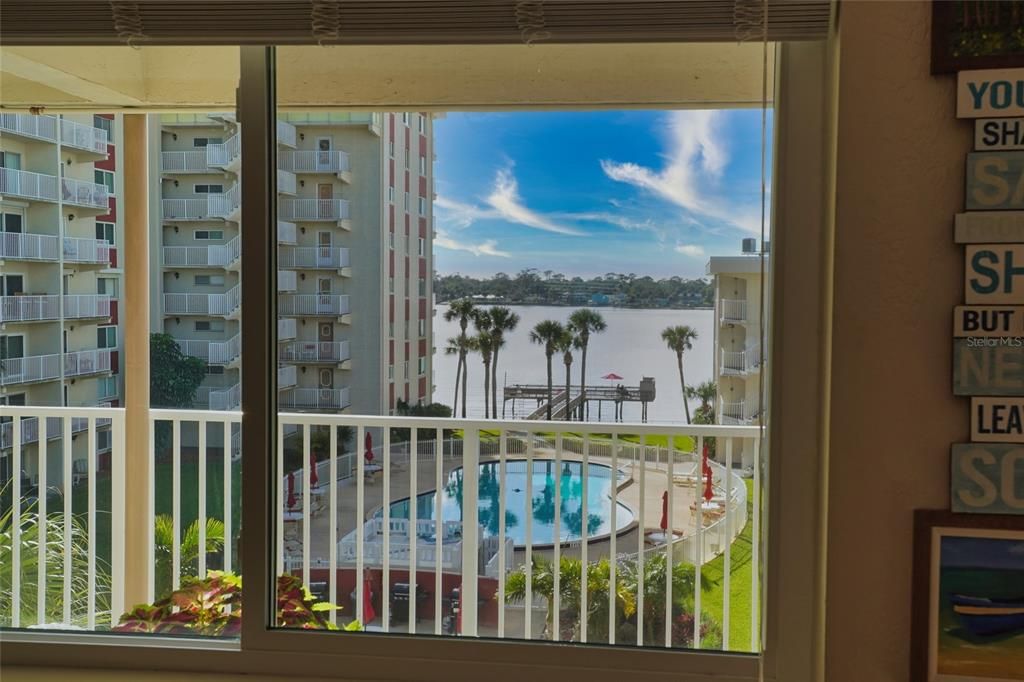 На продажу: $179,900 (2 спален, 1 ванн, 860 Квадратных фут)