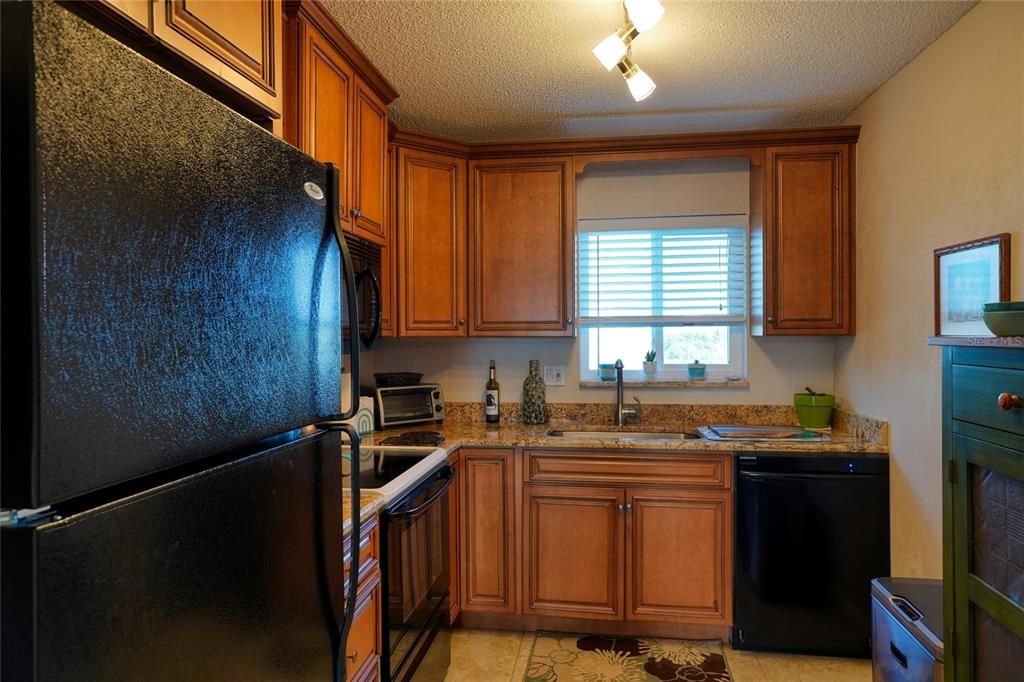 На продажу: $179,900 (2 спален, 1 ванн, 860 Квадратных фут)