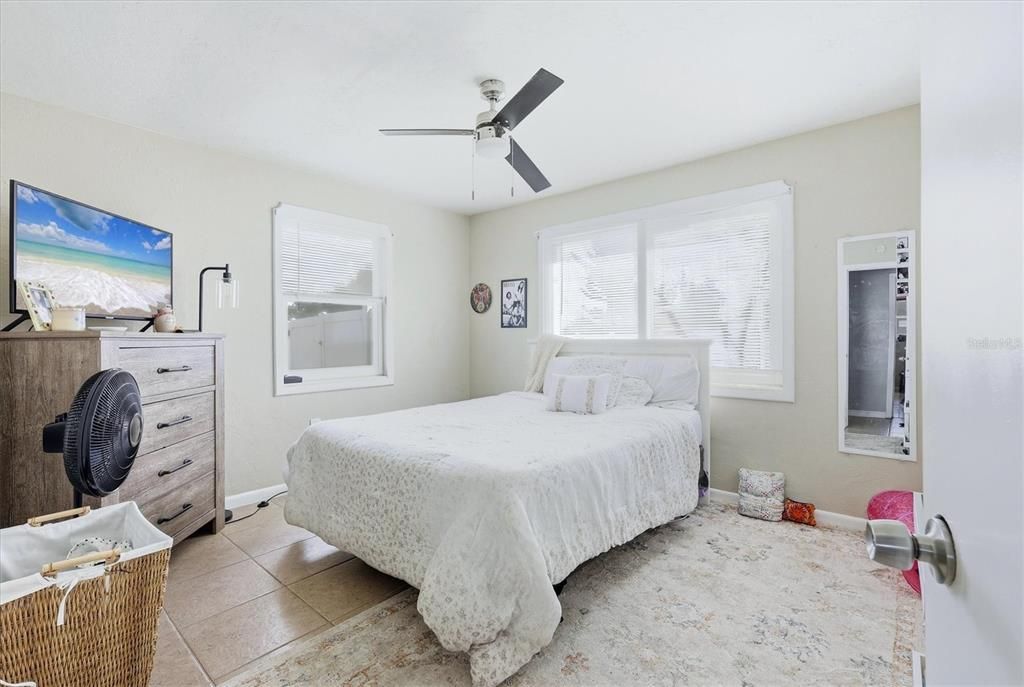 For Sale: $185,000 (3 beds, 1 baths, 1183 Square Feet)