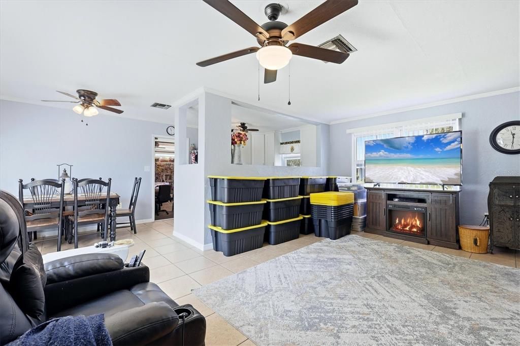 For Sale: $185,000 (3 beds, 1 baths, 1183 Square Feet)
