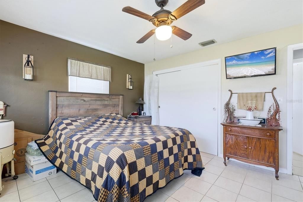 For Sale: $185,000 (3 beds, 1 baths, 1183 Square Feet)