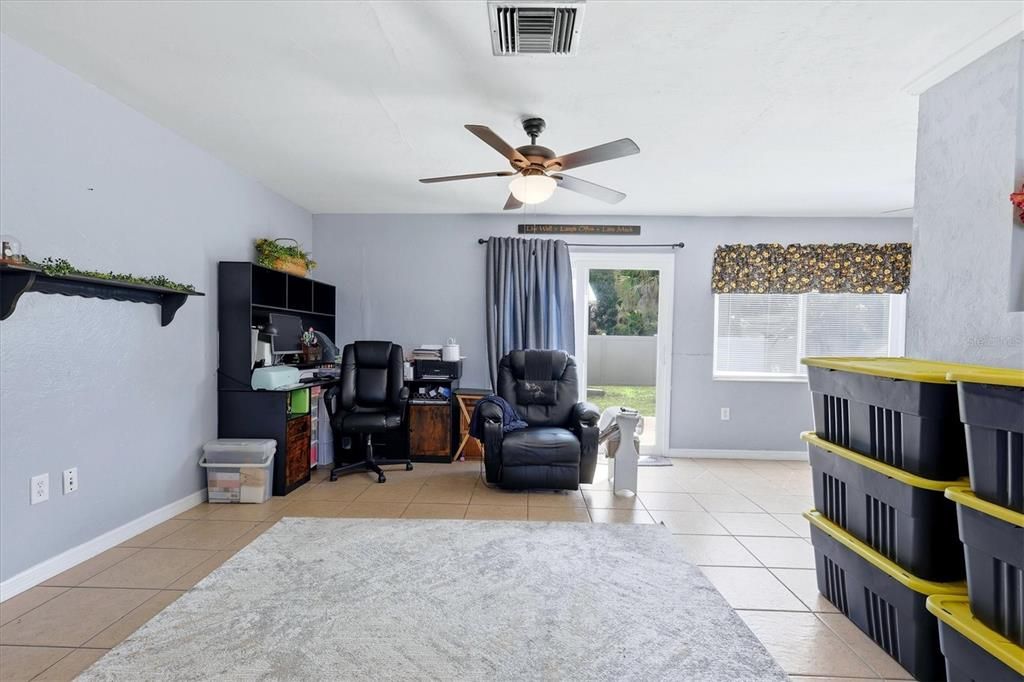 For Sale: $185,000 (3 beds, 1 baths, 1183 Square Feet)