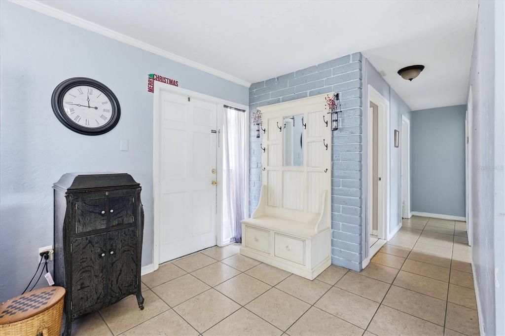For Sale: $185,000 (3 beds, 1 baths, 1183 Square Feet)