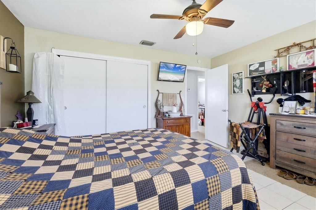 For Sale: $185,000 (3 beds, 1 baths, 1183 Square Feet)