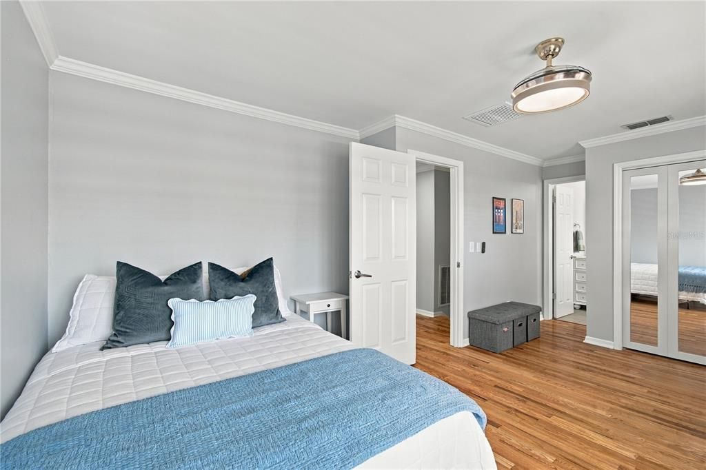 En Venta: $575,000 (2 camas, 2 baños, 1560 Pies cuadrados)